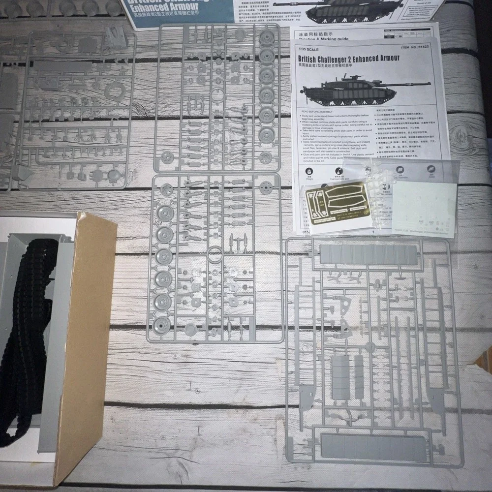 Trumpeter 01522 1/35 British Challenger 2 Enhanced Armour - New Open Box
